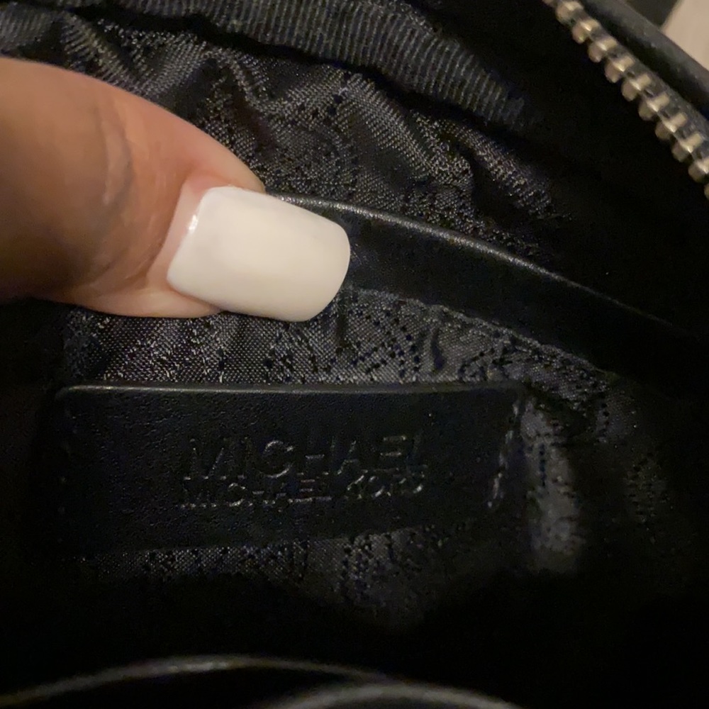 Crossbody - Picture 4 of 7
